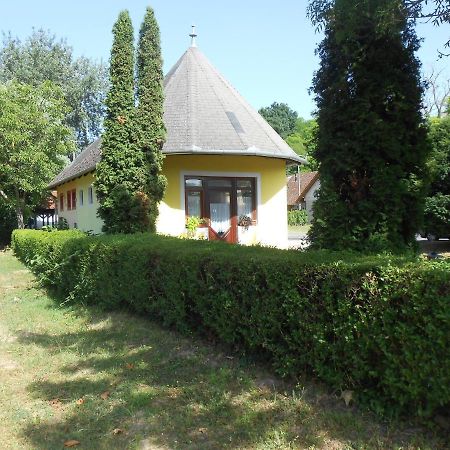 Erika Apartman Balatonberény 外观 照片